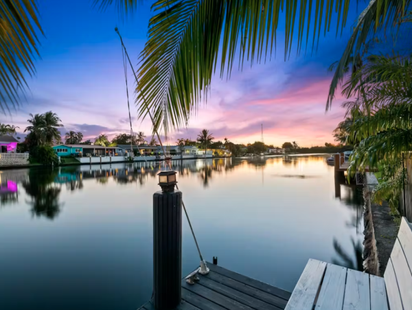 Luxurious Fort Lauderdale River Access with Heated Pool & Kayaks